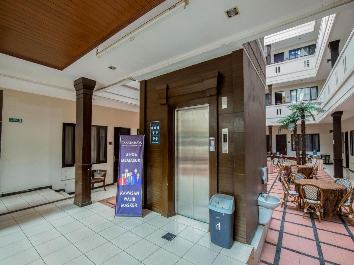 Takashimaya Hotel & Convention Лембанг Экстерьер фото